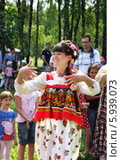 Праздник Троица В России, фольклор и народные гуляния (2013 год). Редакционное фото, фотограф ElenArt / Фотобанк Лори