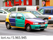Автомобиль Volkswagen Polo Harlekin (2013 год). Редакционное фото, фотограф Art Konovalov / Фотобанк Лори