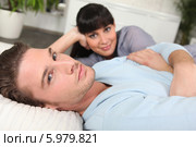 молодая пара отдыхает. Стоковое фото, фотограф Phovoir Images / Фотобанк Лори
