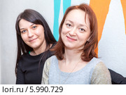 Две красивые девушки, портрет. Стоковое фото, фотограф Кекяляйнен Андрей / Фотобанк Лори