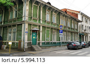 Деревянный дом в Москве, переулок Огородная Слобода (2014 год). Редакционное фото, фотограф Dmitry29 / Фотобанк Лори