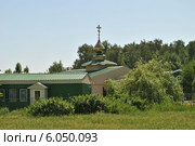 Временный храм строящейся церкви Димитрия Донского в Северном Бутове в Москве (2014 год). Стоковое фото, фотограф lana1501 / Фотобанк Лори