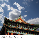 Фрагмент ворот Zhengyangmen (Qianmen) в южной части площади Тяньаньмэнь в Пекине, Китай (коллаж) (2013 год). Стоковое фото, фотограф Владимир Журавлев / Фотобанк Лори