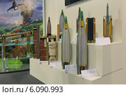 Международная выставка вооружения, военной техники и боеприпасов RAE-2013. Нижний Тагил. Артиллерийские снаряды различного назначения. Редакционное фото, фотограф Игорь Долгов / Фотобанк Лори