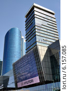 Город Астана. Реклама на небоскребе ЖК "Казахстан Темир Жолы (КТЖ)" (2014 год). Редакционное фото, фотограф Александр Тараканов / Фотобанк Лори