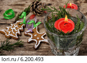 Композиция с праздничными рождественскими украшениями и вкусным печеньем. Стоковое фото, фотограф Николай Лунев / Фотобанк Лори
