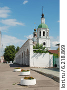 Церковь Троицы Живоначальной в Зарайске (2011 год). Редакционное фото, фотограф lana1501 / Фотобанк Лори