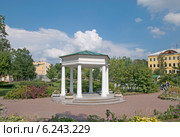 Сад Г.Р. Державина. Санкт-Петербург (2014 год). Редакционное фото, фотограф Румянцева Наталия / Фотобанк Лори