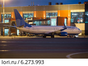 Самолет VQ-BTG Boeing 737-8FZ(WL) авиакомпании "Добролет" стоит у терминала аэропорта Шереметьево города Москвы, Россия (2014 год). Редакционное фото, фотограф Николай Винокуров / Фотобанк Лори