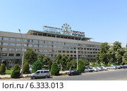 Гостиница "Пойтахт", Душанбе, Таджикистан (2014 год). Редакционное фото, фотограф Никита Майков / Фотобанк Лори