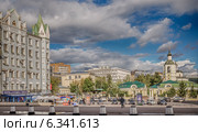Улица Щепкина, дом 47, стр. 1 и  Церковь Филиппа Митрополита Московского в Мещанской слободе д. 35 (2014 год). Редакционное фото, фотограф Светлана Васильева / Фотобанк Лори