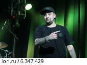 Ростов-на-Дону. Концертный тур "Газгольдер" в поддержку фильма. На снимке: рэп-исполнитель Баста (Василий Вакуленко). (2014 год). Редакционное фото, фотограф Коверзнев Алексей / Фотобанк Лори