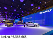 Стенд Renault. Московский международный автомобильный салон 2014. Редакционное фото, фотограф Сергей Лаврентьев / Фотобанк Лори