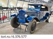 Первый малолитражный автомобиль в СССР НАМИ-1 на ВДНХ (2014 год). Редакционное фото, фотограф Алёшина Оксана / Фотобанк Лори