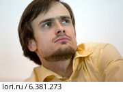 Петр Верзилов на презентации правозащитных проектов участниц Pussy Riot "Зона Права" на Винзаводе (2014 год). Редакционное фото, фотограф Николай Винокуров / Фотобанк Лори