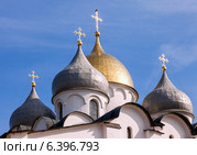 Великий Новгород. Купола Софийского собора в солнечный день. Стоковое фото, фотограф FotograFF / Фотобанк Лори
