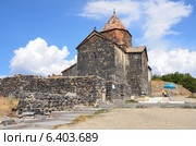 Армения, монастырь 1 века Севанаванк, Сурб Аракелоц (2014 год). Редакционное фото, фотограф Овчинникова Ирина / Фотобанк Лори