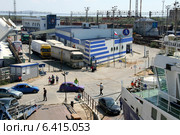 Порт Кавказ. Идет погрузка на паромы (2014 год). Редакционное фото, фотограф Щеголева Ольга / Фотобанк Лори