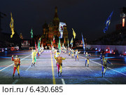 Сводная группа флагоносцев (Италия) на фестивале «Спасская башня», Москва, Красная площадь (2014 год). Редакционное фото, фотограф Алексей Гусев / Фотобанк Лори