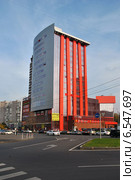 Торгово-офисный центр на Снежной улице, Москва (2014 год). Редакционное фото, фотограф lana1501 / Фотобанк Лори