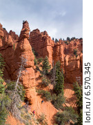 Худу (hoodoos). Дьявольская кухня или маленький Брайс, каньон в штате Юта (США) (2014 год). Стоковое фото, фотограф Ирина Кожемякина / Фотобанк Лори