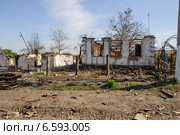 Разрушенный дом, село Степановка (2014 год). Стоковое фото, фотограф Копылов Сергей / Фотобанк Лори