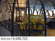 Погрузочная машина и арочная крепь (2014 год). Редакционное фото, фотограф Цибаев Алексей / Фотобанк Лори