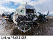 Разбитый самолет Ил-14. Остров Хейс. Земля Франца-Иосифа (2013 год). Редакционное фото, фотограф Николай Гернет / Фотобанк Лори