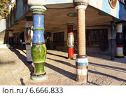 Хундертвассерхаус, Вена (2007 год). Редакционное фото, фотограф Irina Opachevsky / Фотобанк Лори