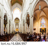 Inside of Almudena Cathedral in Madrid, Spain. (2013 год). Редакционное фото, фотограф Яков Филимонов / Фотобанк Лори