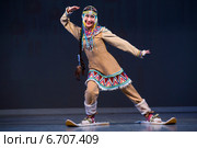 Валентина Аммосова танцует танец "Северные картинки" на Всероссийском конкурсе артистов балета и хореографов 2014 год. Редакционное фото, фотограф Николай Винокуров / Фотобанк Лори