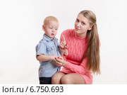 Мама ругает трехлетнего мальчика. Стоковое фото, фотограф Иванов Алексей / Фотобанк Лори