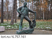 Памятник Высоцкому В.С., Дубна, Московская область. (2014 год). Редакционное фото, фотограф Анастасия Галкина / Фотобанк Лори