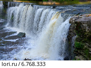 У водопада Кейла-Йоа. Эстония, Прибалтика (2014 год). Стоковое фото, фотограф Виктор Карасев / Фотобанк Лори