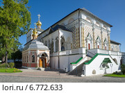 Сергиев Посад, Подмосковье. Свято-Троицкая Сергиева лавра. Церковь Сергия Радонежского, Михеевская церковь и Трапезный храм (2014 год). Стоковое фото, фотограф Елена Коромыслова / Фотобанк Лори