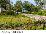 Сквер Чехова, Южно-Сахалинск (2014 год). Редакционное фото, фотограф Евгений Городецкий / Фотобанк Лори