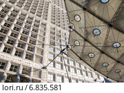 Париж. Большая арка Дефанс (2010 год). Редакционное фото, фотограф Дмитрий Муромцев / Фотобанк Лори