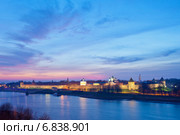 Вечерний вид на кремль в Великом Новгороде (2014 год). Стоковое фото, фотограф Литвяк Игорь / Фотобанк Лори