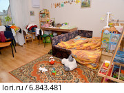 Беспорядок в жилой комнате (2014 год). Редакционное фото, фотограф Ирина Борсученко / Фотобанк Лори