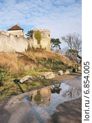 Замок Лихтенштейн (Burg Liechtenstein) на краю Венского леса к югу от Вены. Австрия (2014 год). Стоковое фото, фотограф stargal / Фотобанк Лори