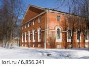 Аракчеевские казармы в селе Медведь Новгородской области (2012 год). Стоковое фото, фотограф Солодовникова Елена / Фотобанк Лори