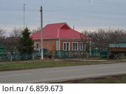 Деревенский кирпичный дом (2015 год). Стоковое фото, фотограф Илья Пермяков / Фотобанк Лори