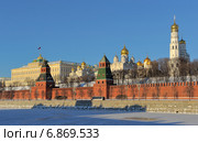 Московский Кремль от набережной Москвы-реки (2015 год). Стоковое фото, фотограф Алексей Голованов / Фотобанк Лори