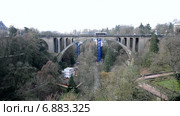 Мост Pont Adolphe, Люксембург (2013 год). Стоковое видео, видеограф FMRU / Фотобанк Лори