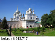 Церкви Ростовского кремля. Россия (2014 год). Редакционное фото, фотограф Яна Королёва / Фотобанк Лори