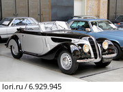 BMW 327 (2014 год). Редакционное фото, фотограф Art Konovalov / Фотобанк Лори