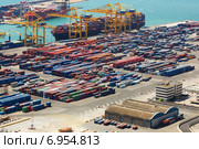 Shipping containers at Industrial port (2014 год). Редакционное фото, фотограф Яков Филимонов / Фотобанк Лори