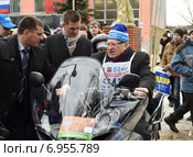 Владимир Жириновский едет на снегоходе на Московской лыжне 2015 в ОУСЦ "Планерная" Редакционное фото, фотограф Дарья Егорова / Фотобанк Лори