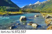 Прозрачная река в горах Кавказа осенью, долина Учкулан. Стоковое фото, фотограф александр жарников / Фотобанк Лори