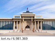 Дом правительства на площади Сухэ-Батора (2015 год). Стоковое фото, фотограф Ален Лагута / Фотобанк Лори